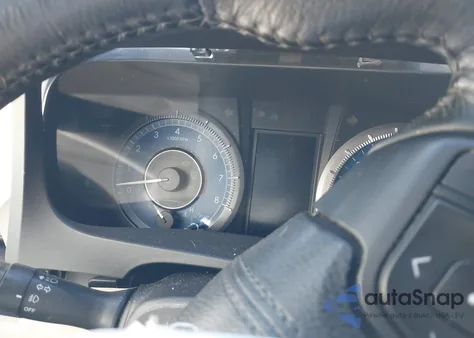 2015 Toyota Sienna Xle 8 Passenger z USA, uszkodzony, nr VIN 5TDYK3DC4FS681031